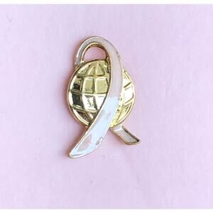 Vintage Avon Walk Around the Work for Breast Cancer Pin